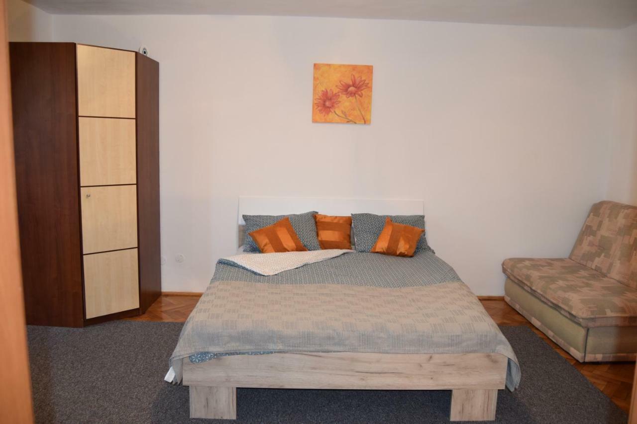 Central Appartment St'S Martin Church Braşov Dış mekan fotoğraf