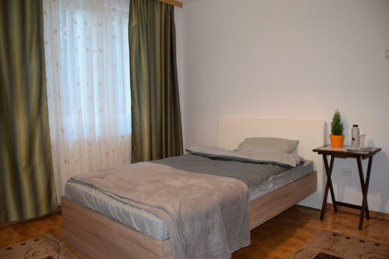Central Appartment St'S Martin Church Braşov Dış mekan fotoğraf