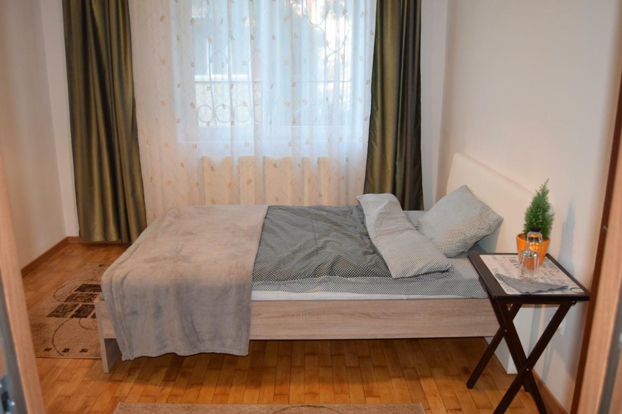 Central Appartment St'S Martin Church Braşov Dış mekan fotoğraf